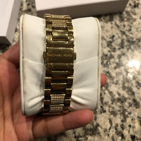 Michael Kors Access Bradshaw Smartwatch - Gold - Picture 6 of 6